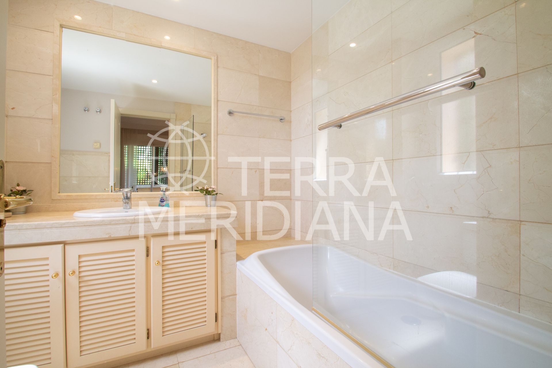 Apartment in Nueva Andalucia, Marbella