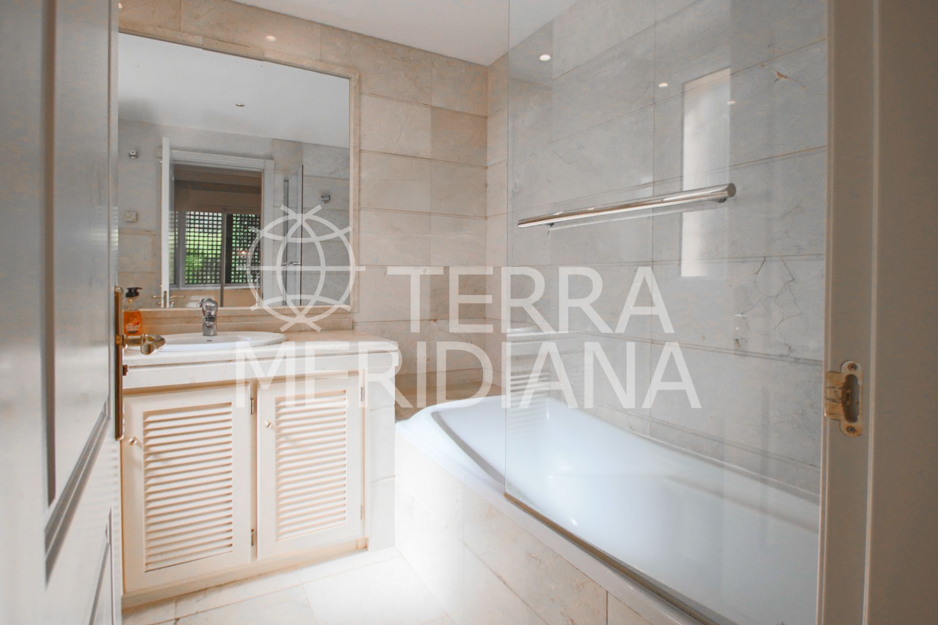 Apartment in Nueva Andalucia, Marbella