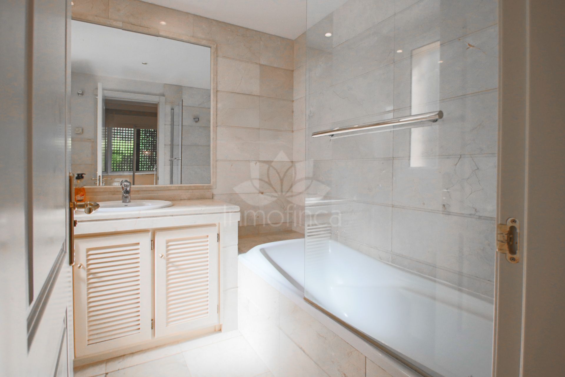 Apartamento en Nueva Andalucia, Marbella