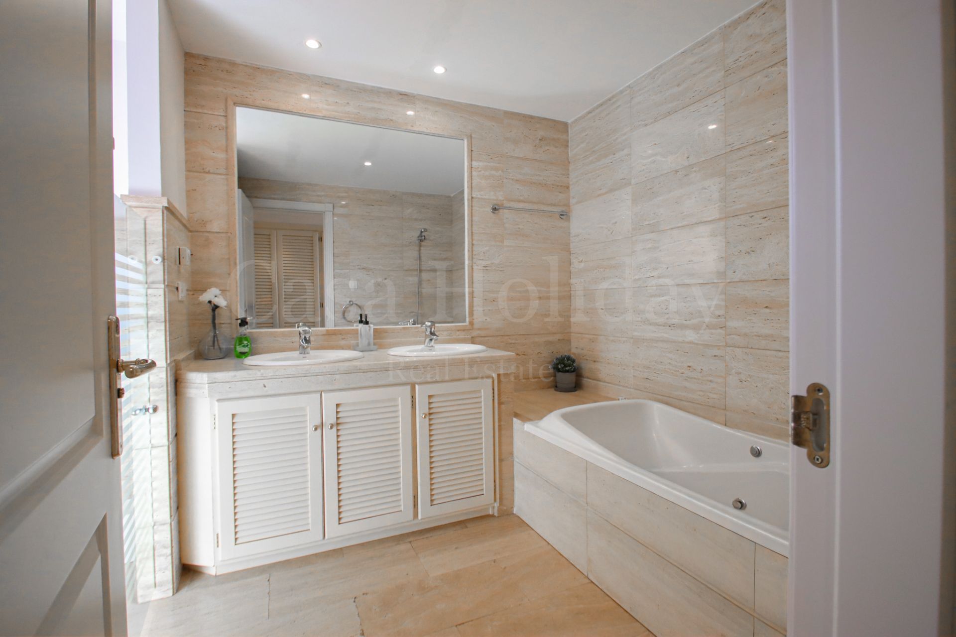 Apartamento en Nueva Andalucia, Marbella