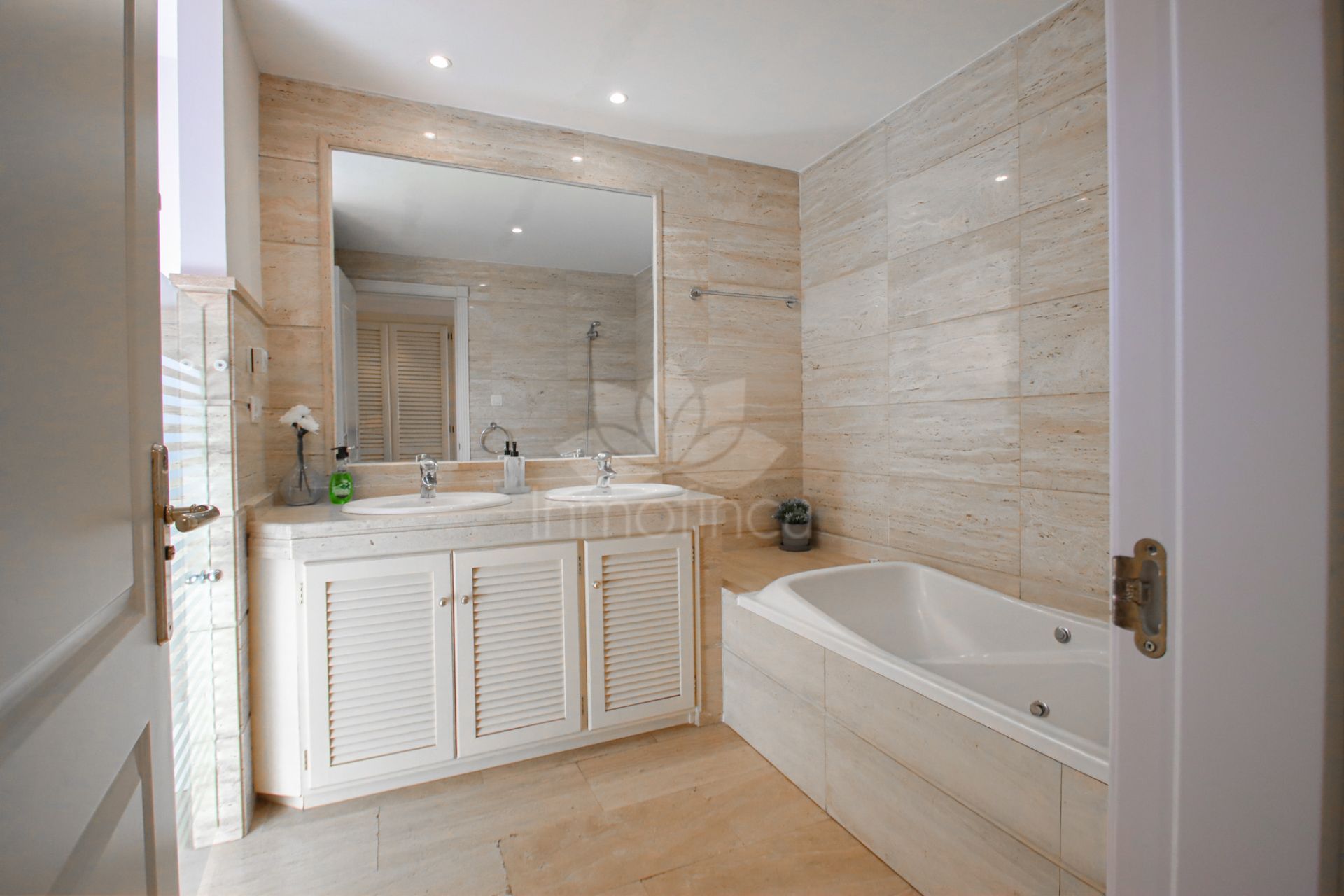 Apartamento en Nueva Andalucia, Marbella
