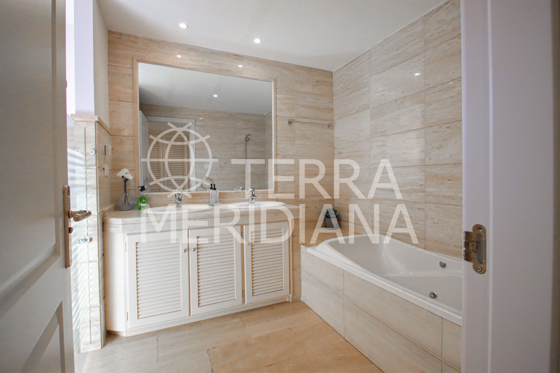Apartment in Nueva Andalucia, Marbella