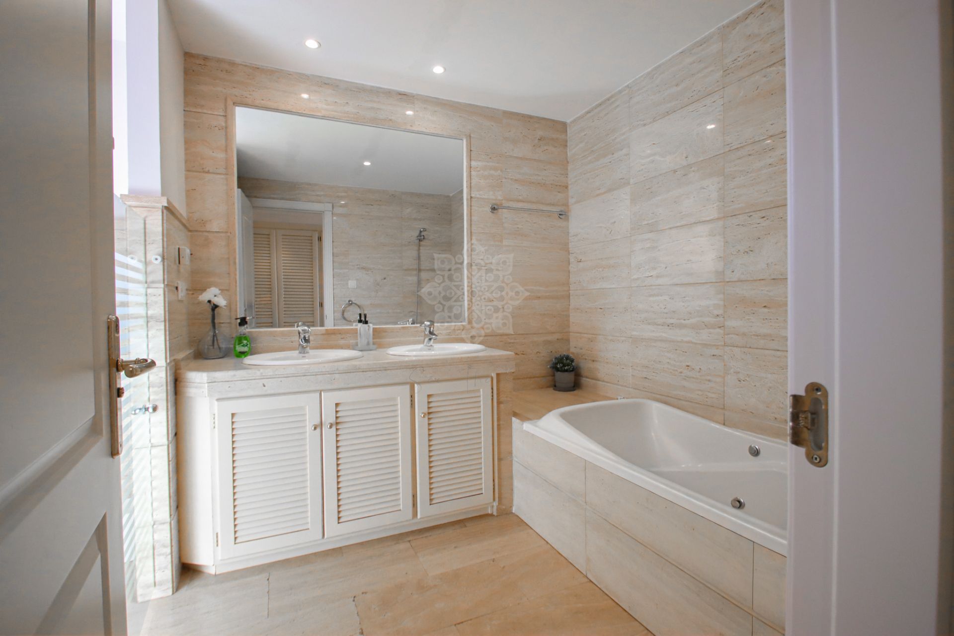 Apartamento en Nueva Andalucia, Marbella