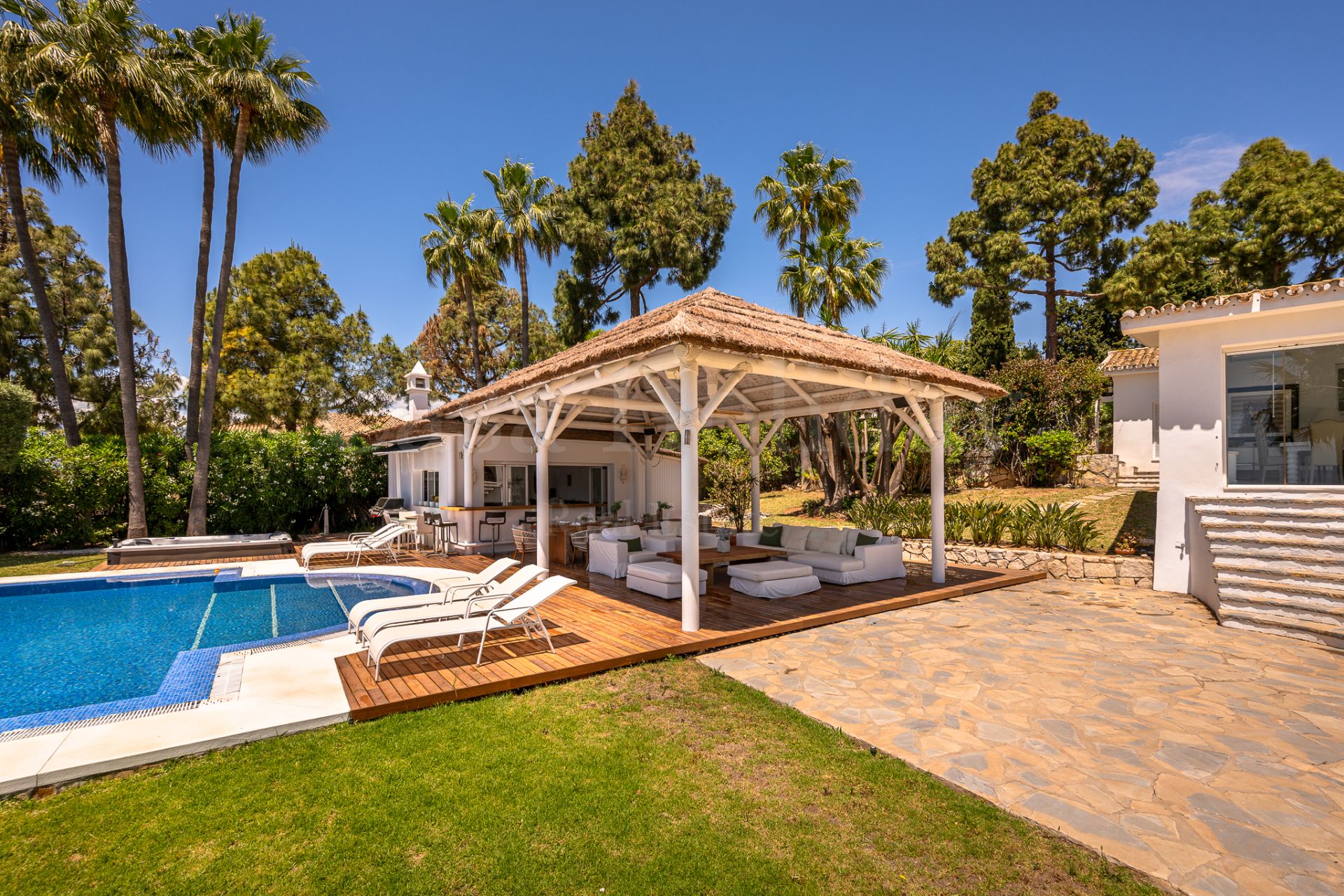 Villa in Hacienda las Chapas, Marbella