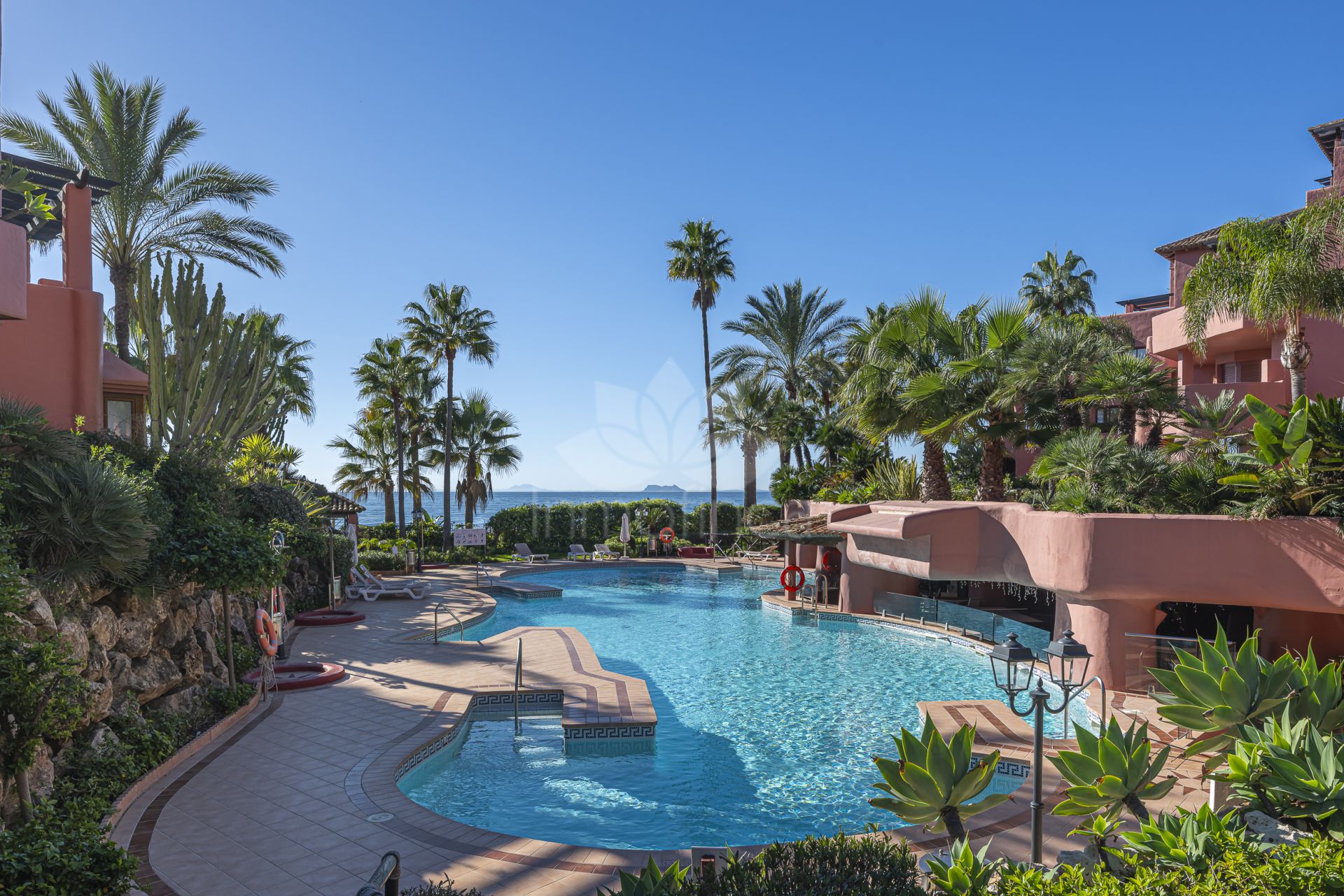 Ground Floor Apartment in Menara Beach, Estepona