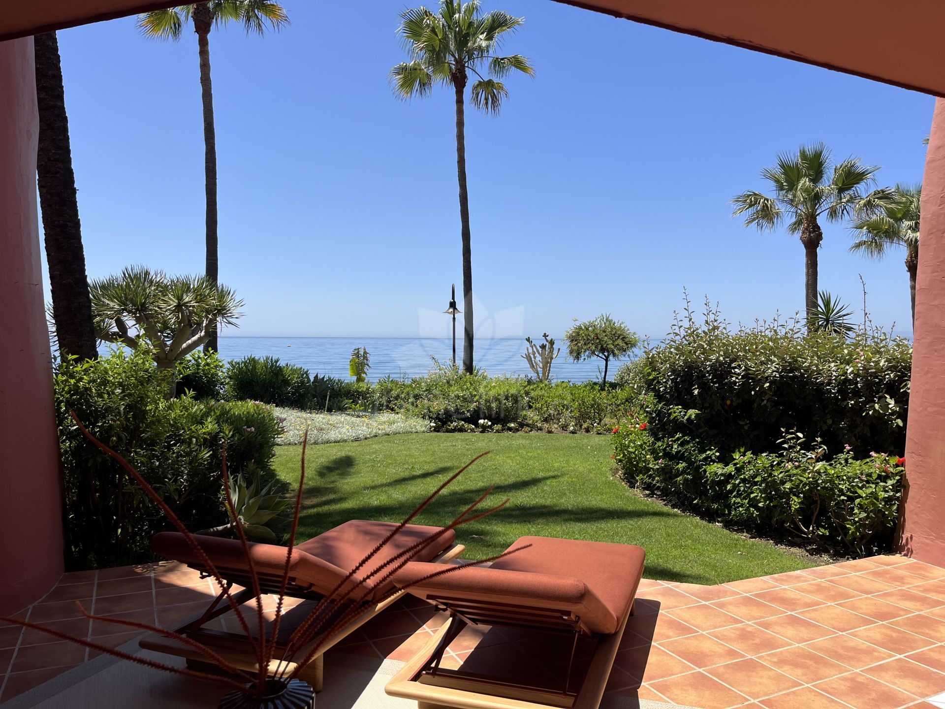 Ground Floor Apartment in Menara Beach, Estepona