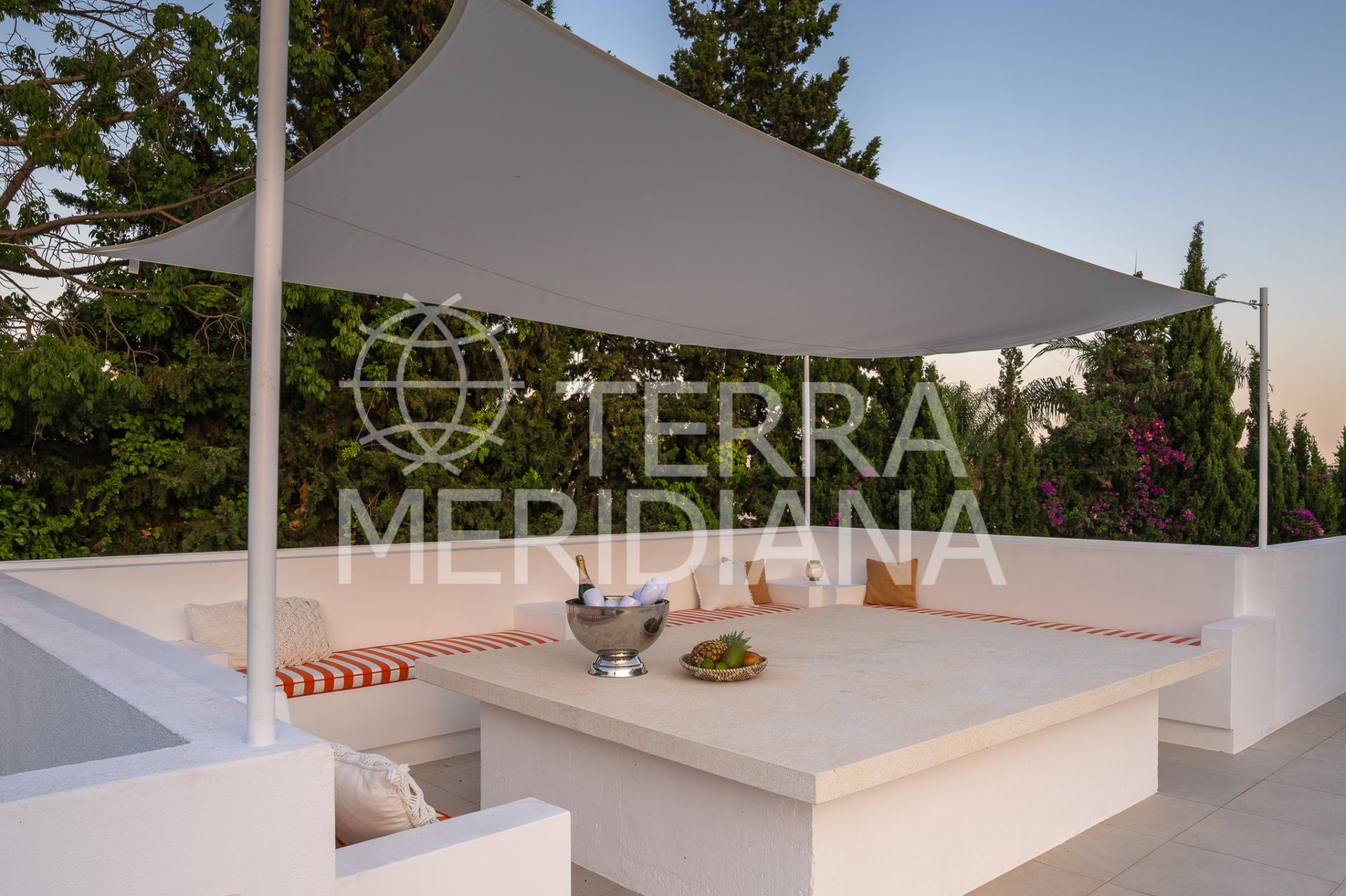 Villa in Parcelas del Golf, Marbella