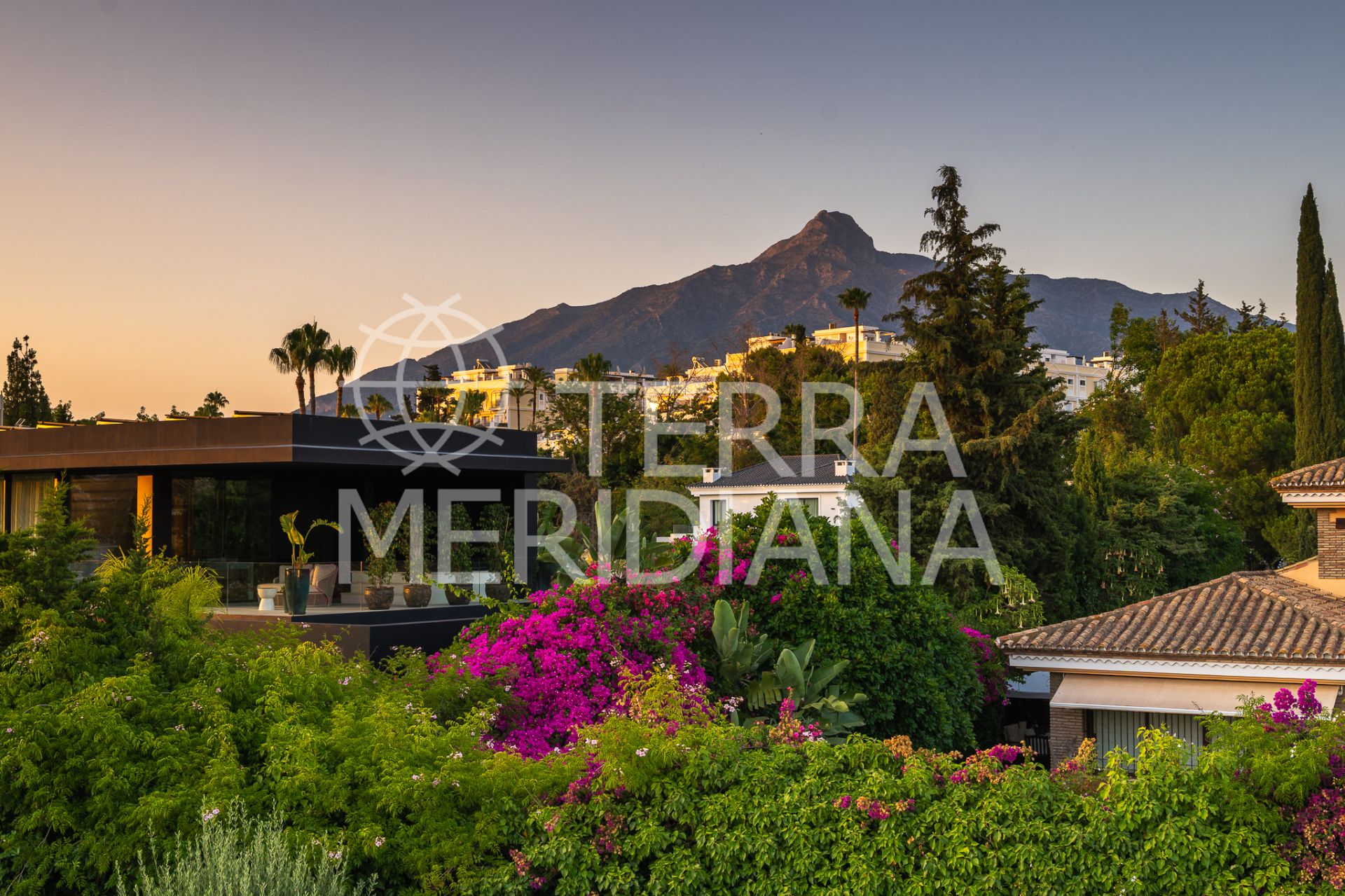 Villa in Parcelas del Golf, Marbella