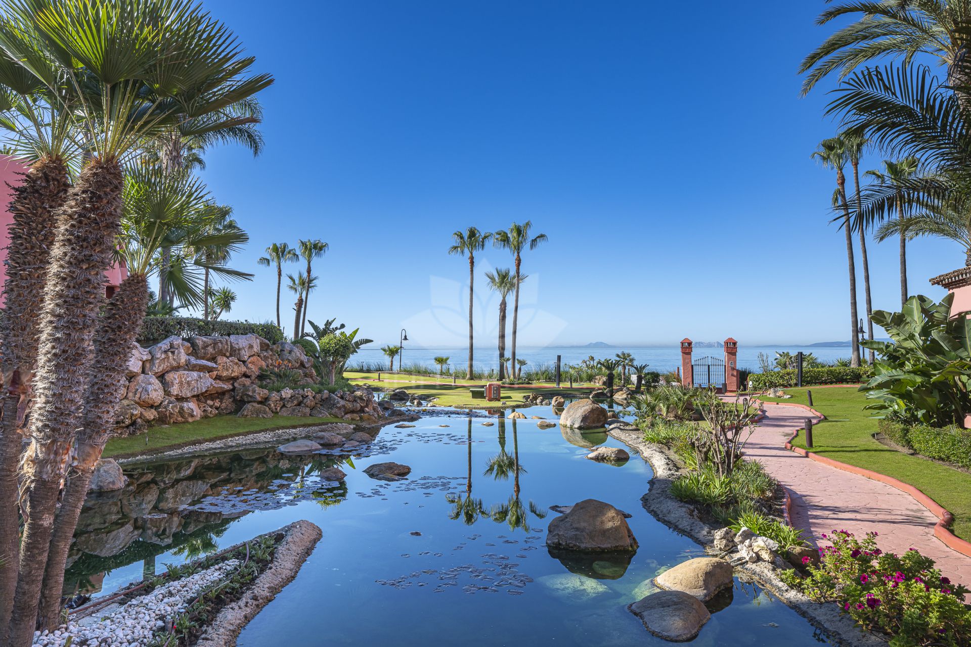 Apartment in Cabo Bermejo, Estepona