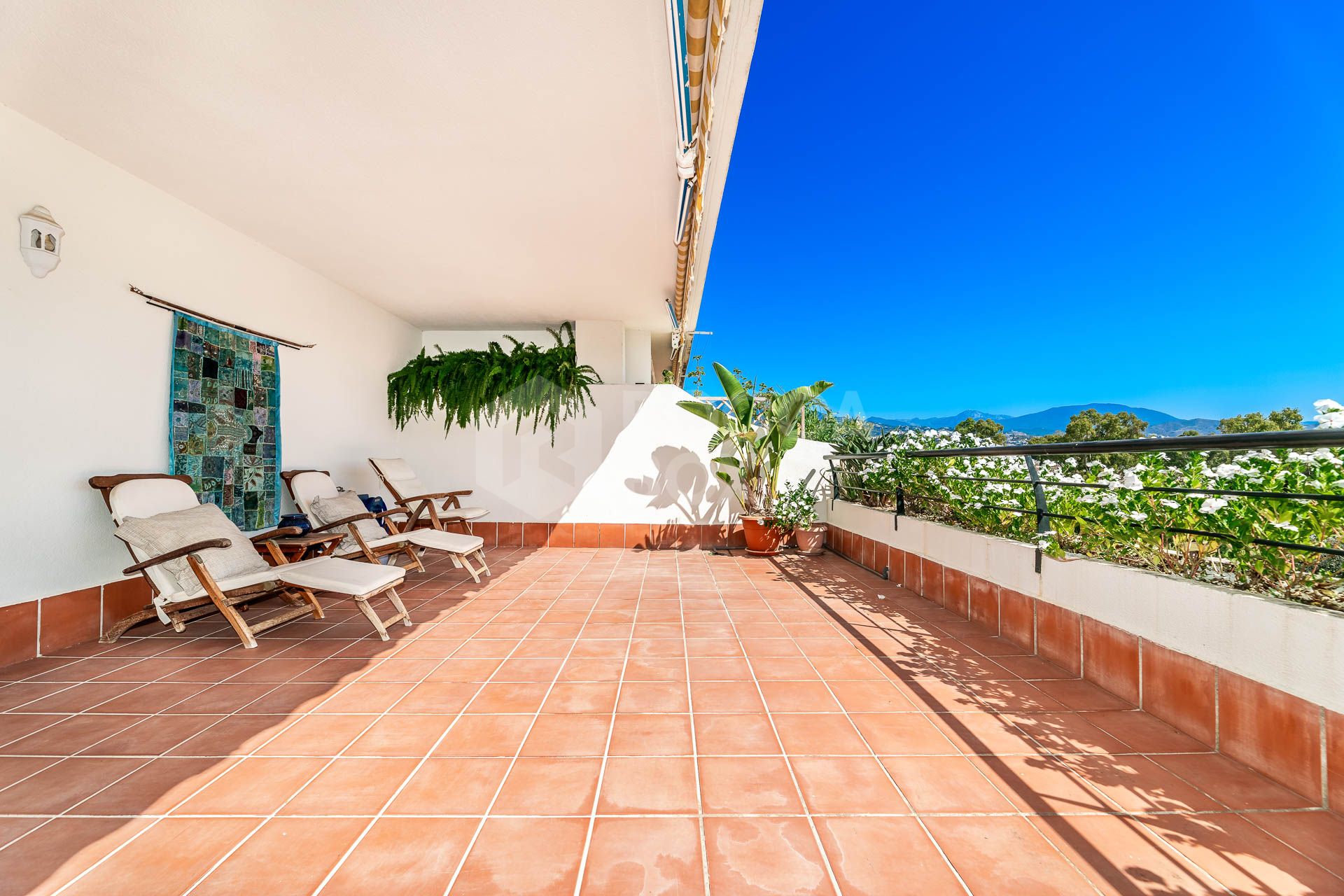 Golf-front Duplex Penthouse with views to La Concha in Guadalmina