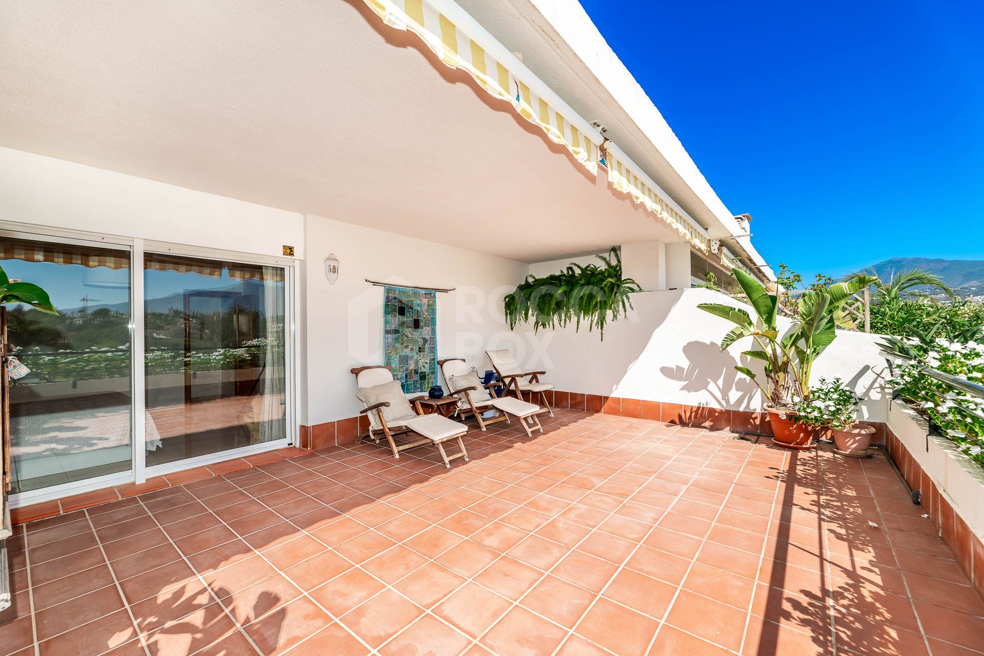 Golf-front Duplex Penthouse with views to La Concha in Guadalmina