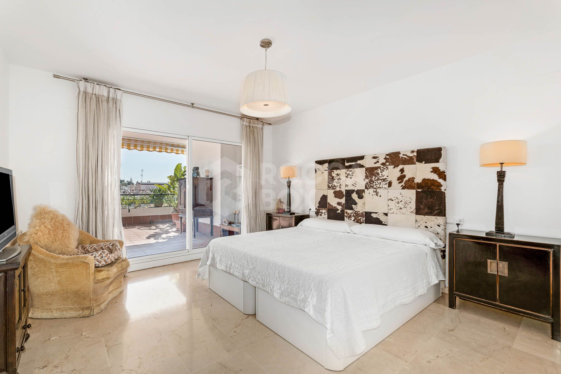 Golf-front Duplex Penthouse with views to La Concha in Guadalmina