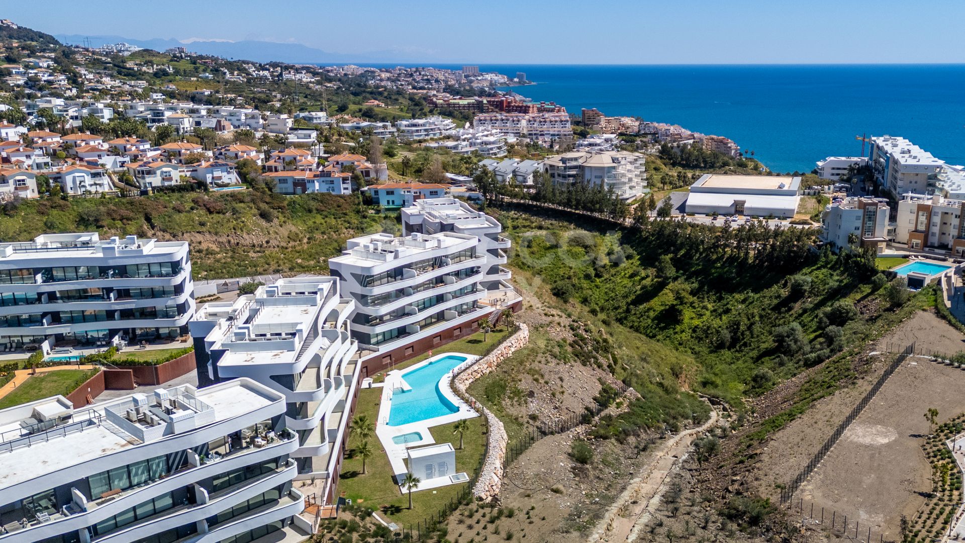 Great New Sea View Apartment in EL Higueron with TL