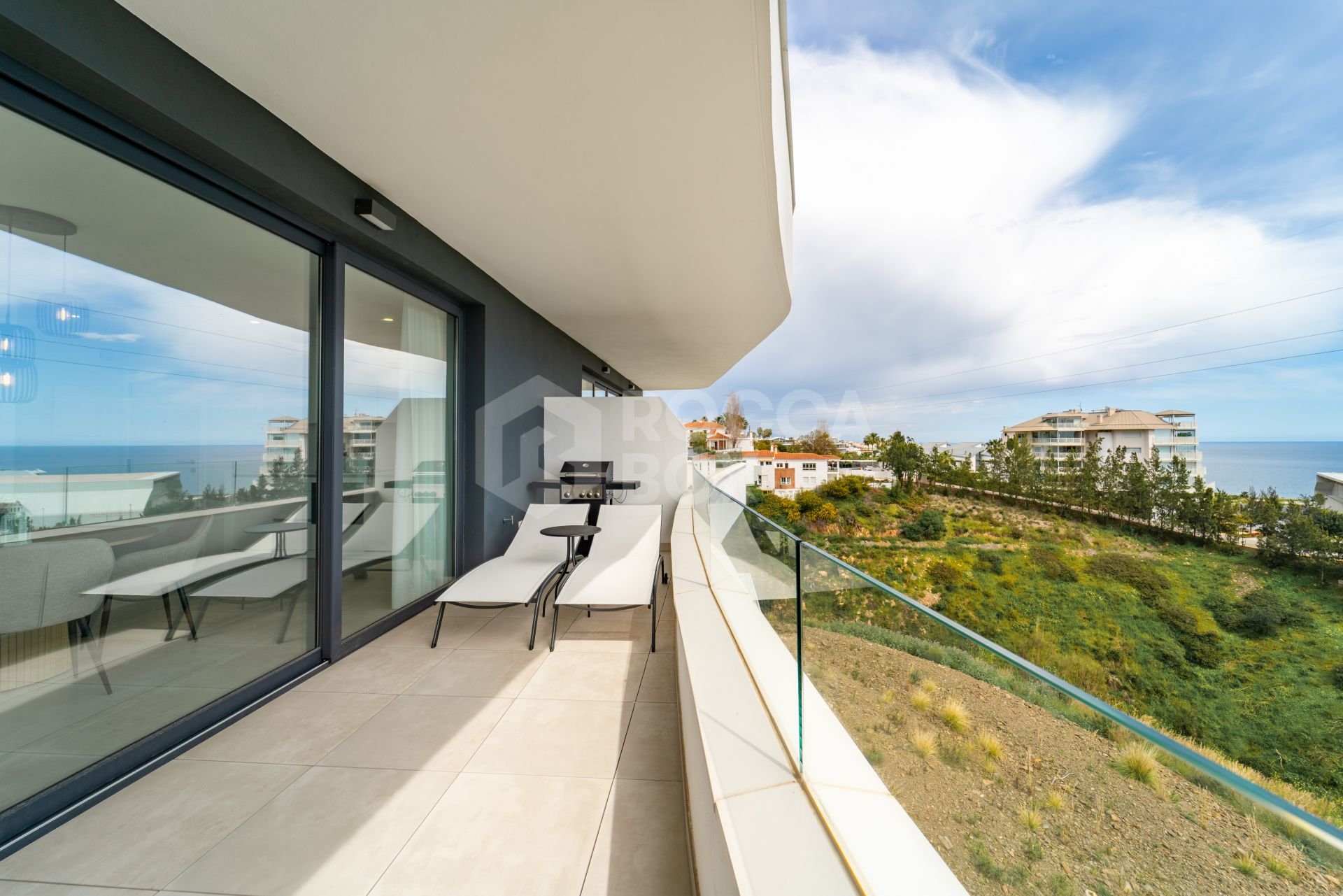 Great New Sea View Apartment in EL Higueron with TL