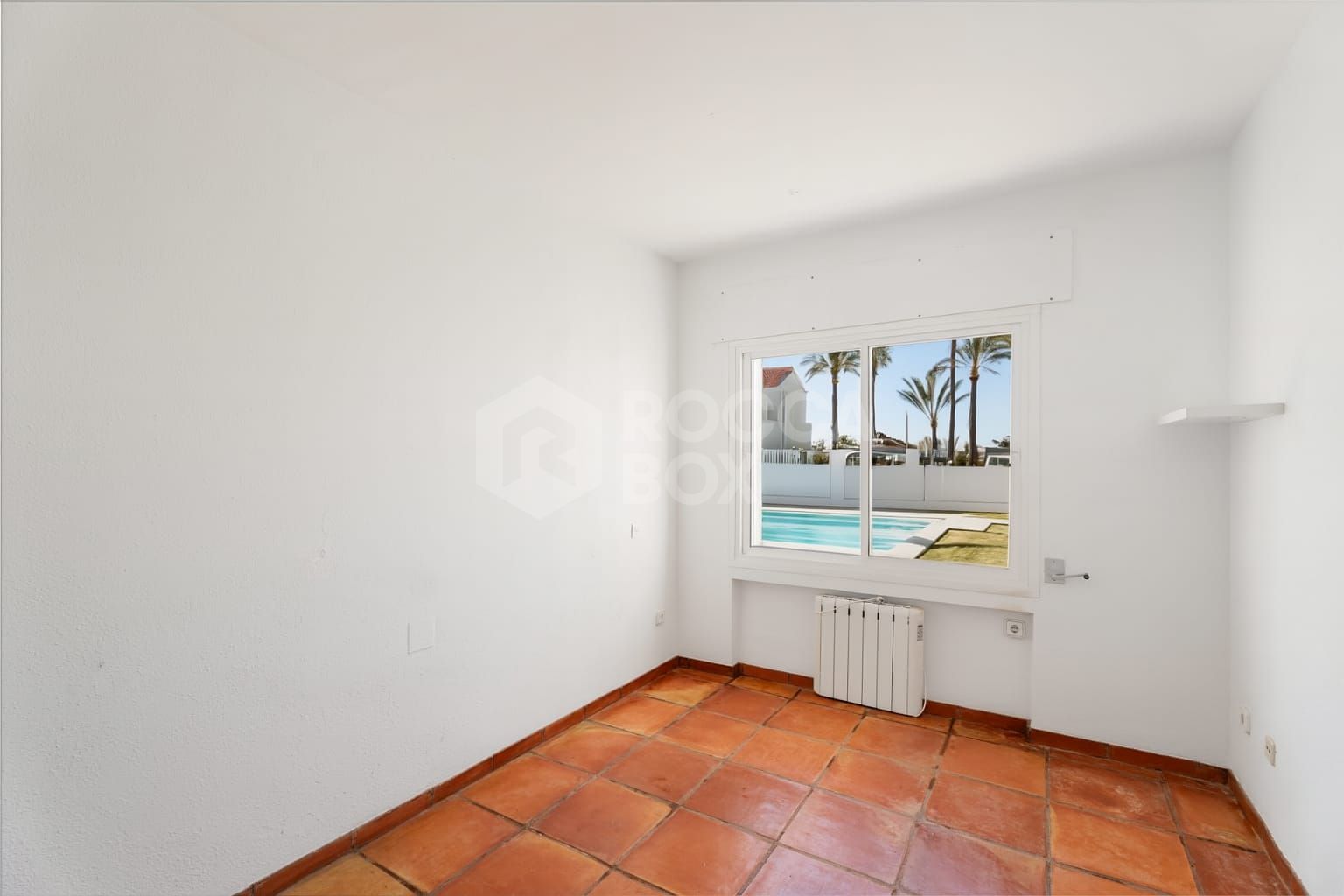 OPPORTUNITY-PRICE JUST REDUCED FOR A QUICK SALE: Stunning Luxury Front Line Beach Villa in Marbesa, Marbella East