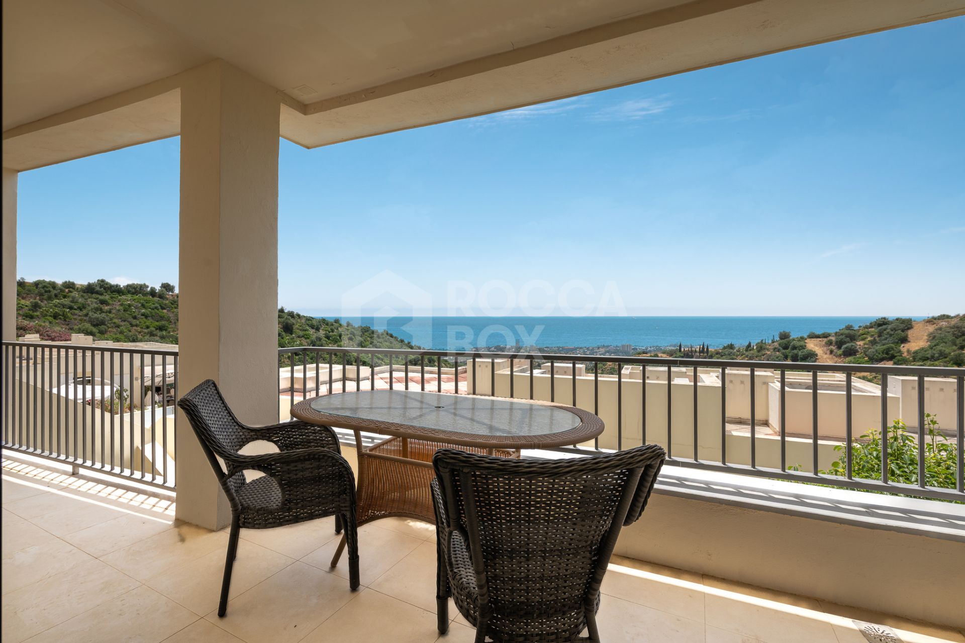 Stunning apartment with panoramic views in Altos de Los Monteros