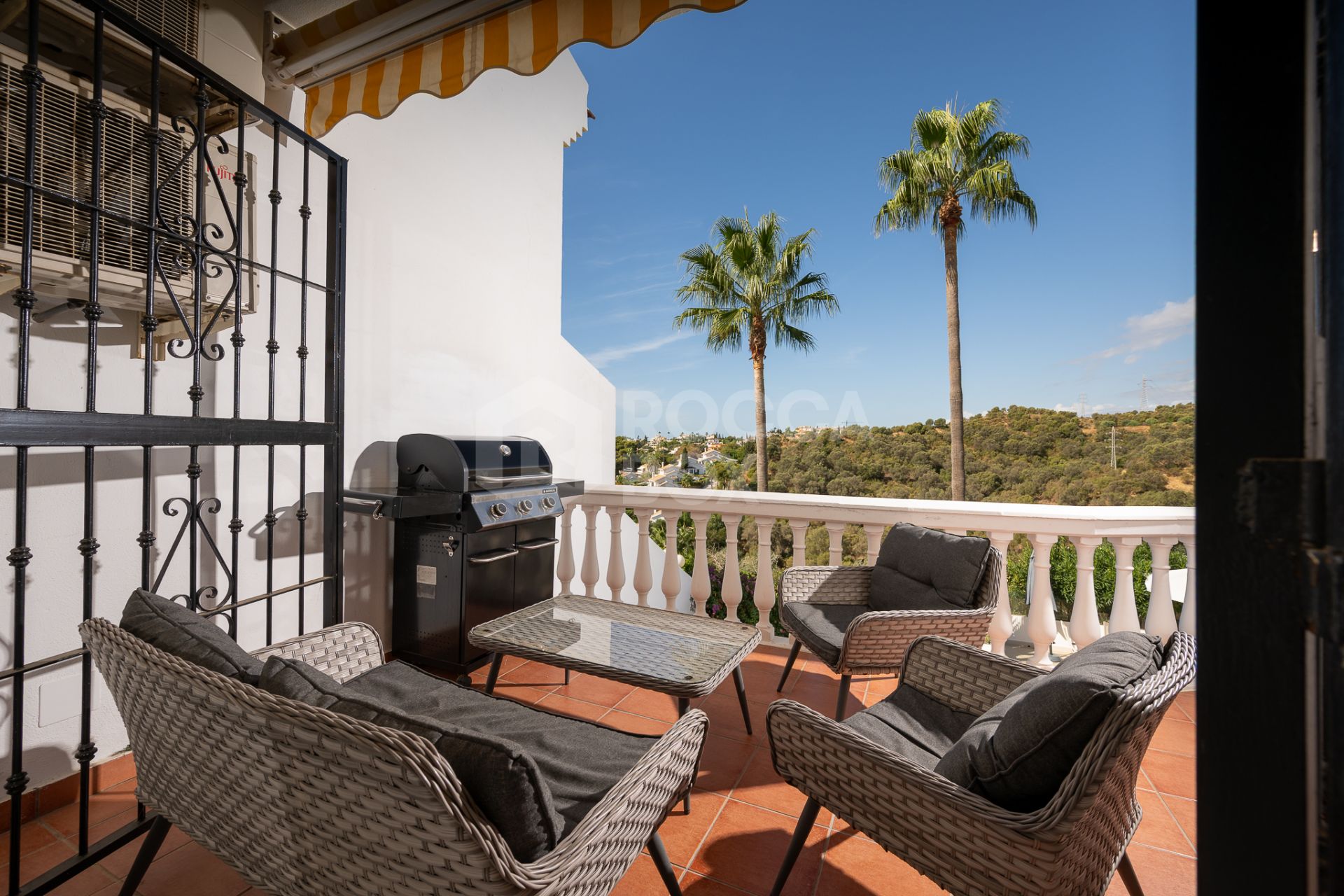 Spacious 4-Bed Townhouse in Calahonda with Panoramic Views and Private Pool