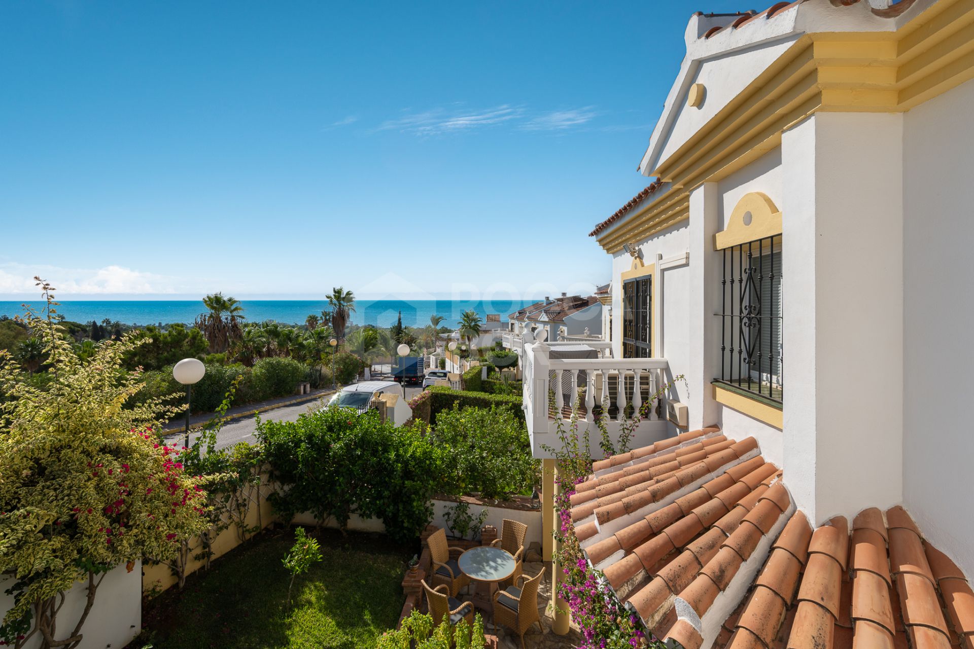 Spacious 4-Bed Townhouse in Calahonda with Panoramic Views and Private Pool