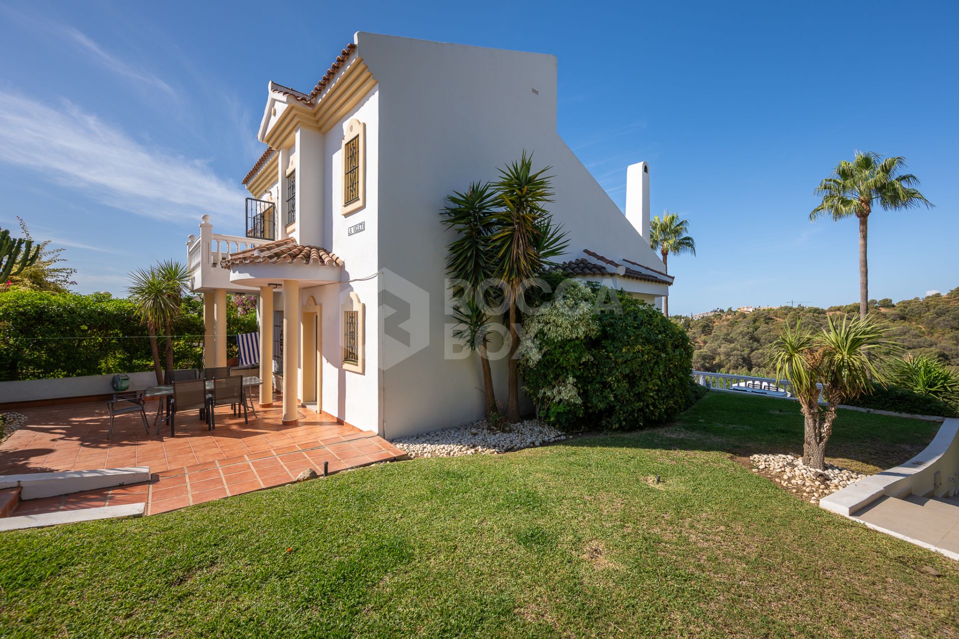 Spacious 4-Bed Townhouse in Calahonda with Panoramic Views and Private Pool