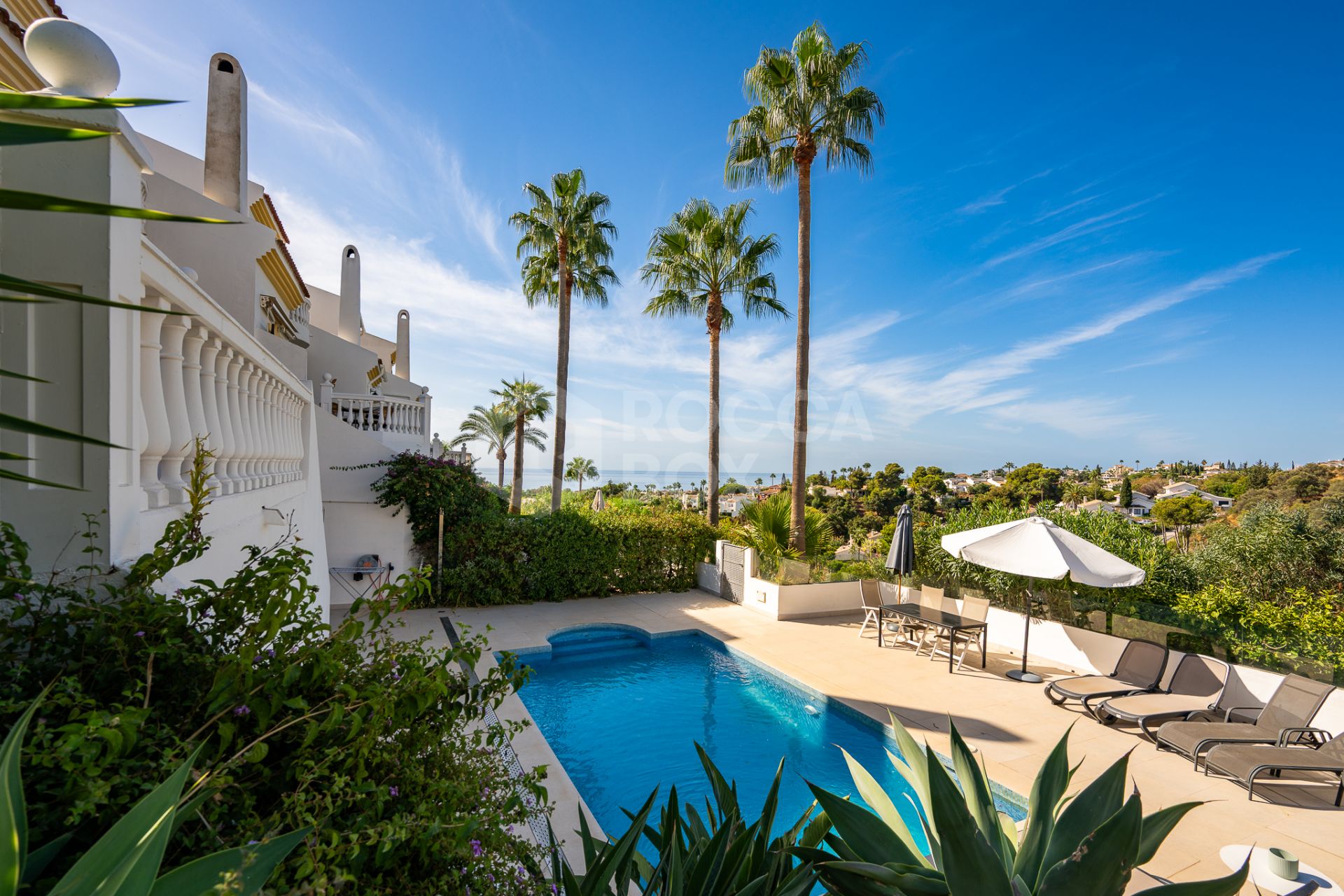 Spacious 4-Bed Townhouse in Calahonda with Panoramic Views and Private Pool