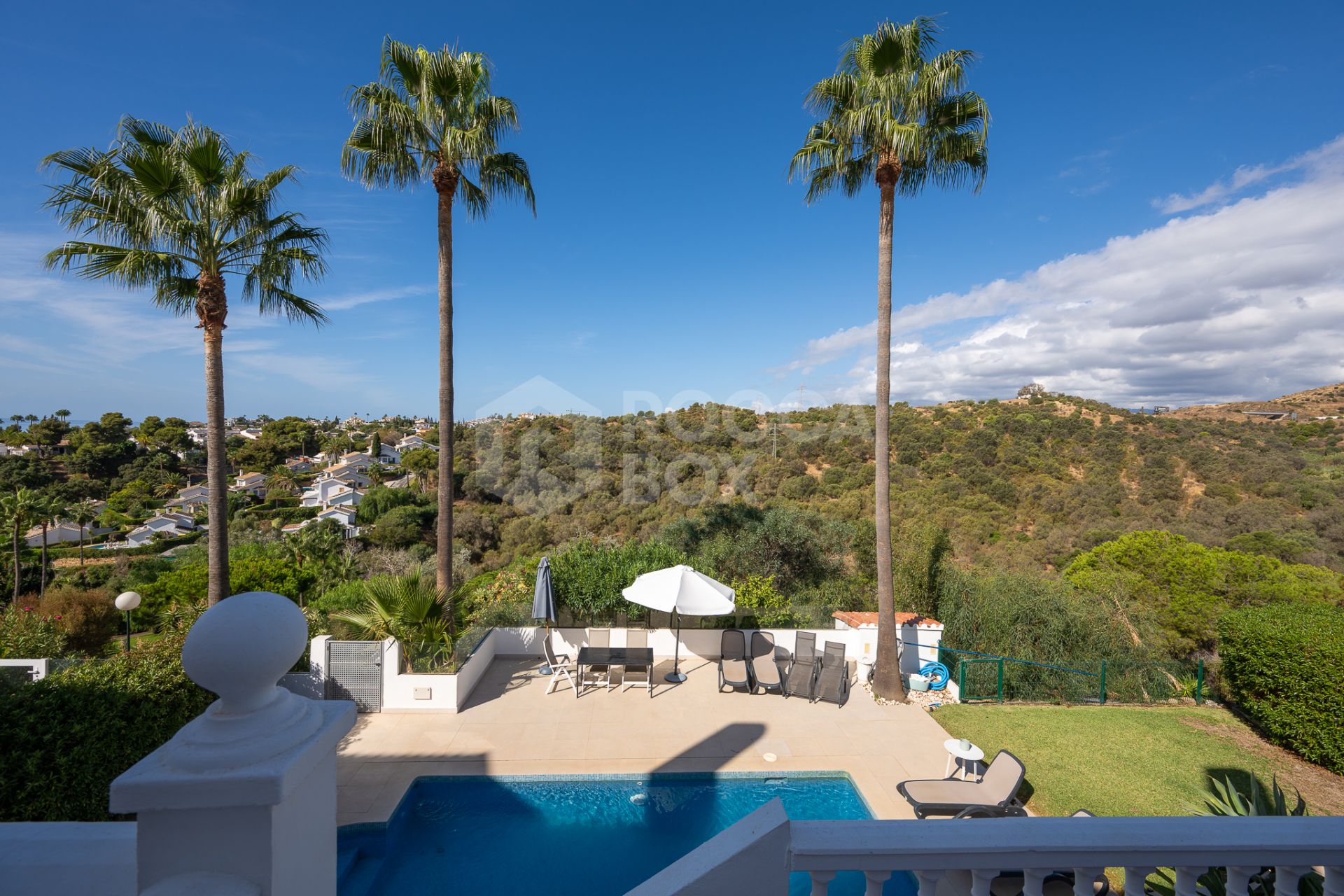 Spacious 4-Bed Townhouse in Calahonda with Panoramic Views and Private Pool