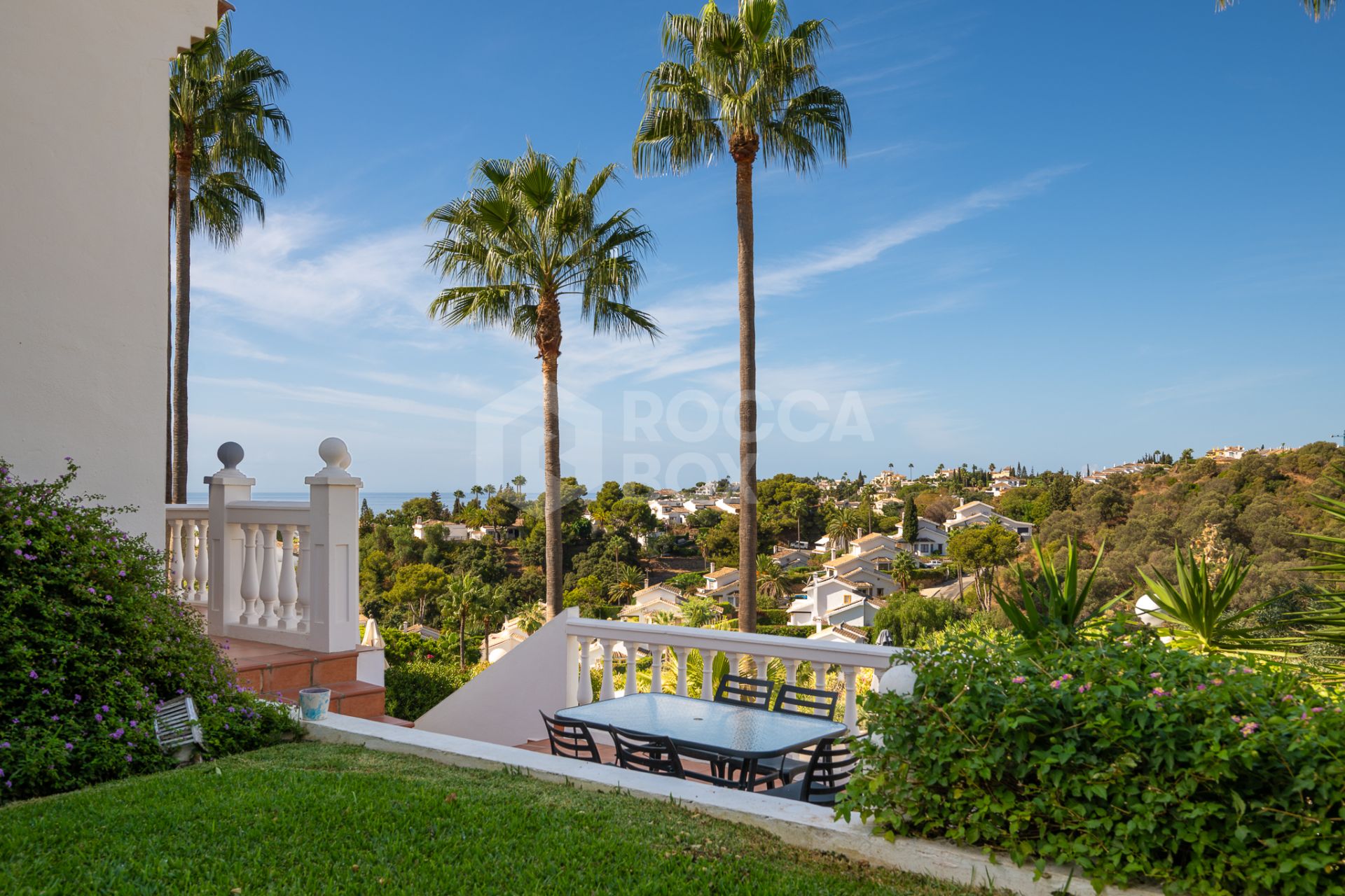 Spacious 4-Bed Townhouse in Calahonda with Panoramic Views and Private Pool