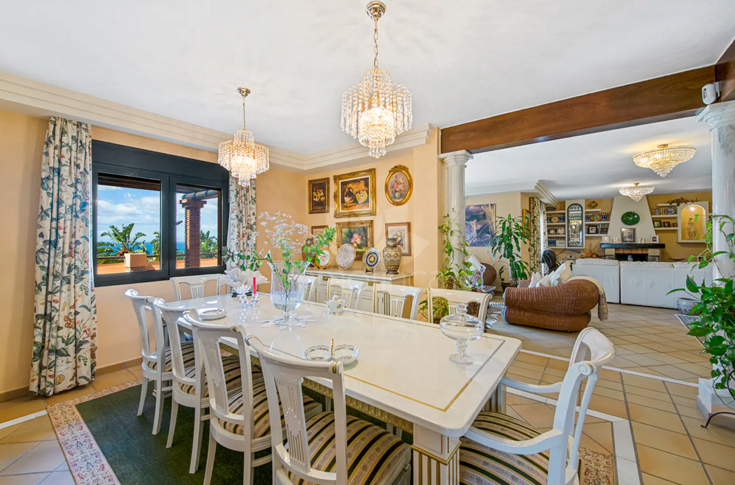 Finca in Estepona East, Estepona