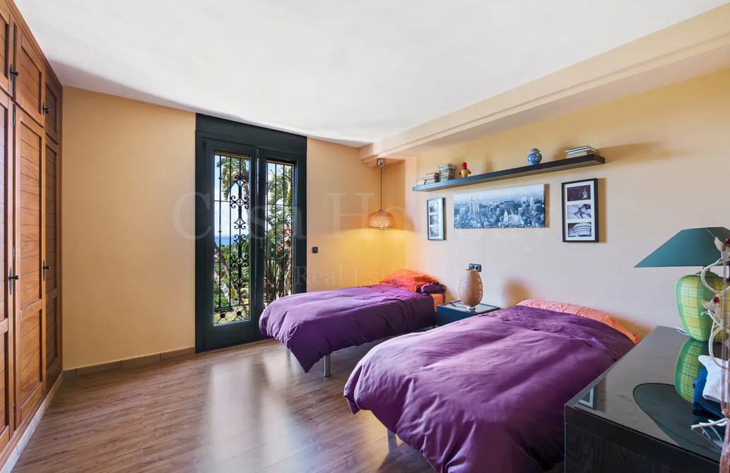 Finca in Estepona East, Estepona