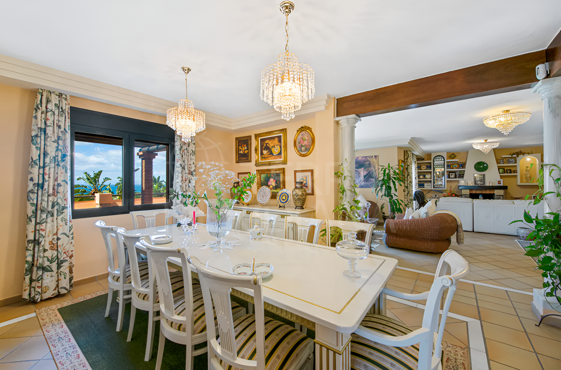 Villa in Estepona East, Estepona