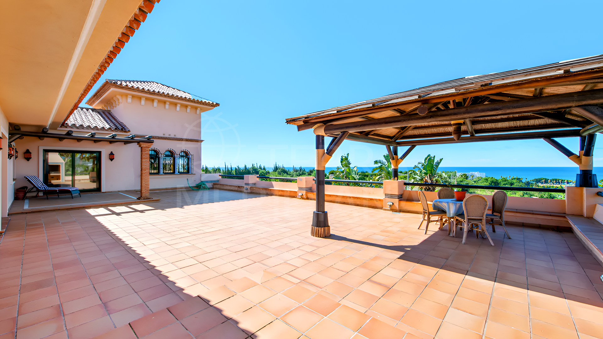 Villa in Estepona East, Estepona