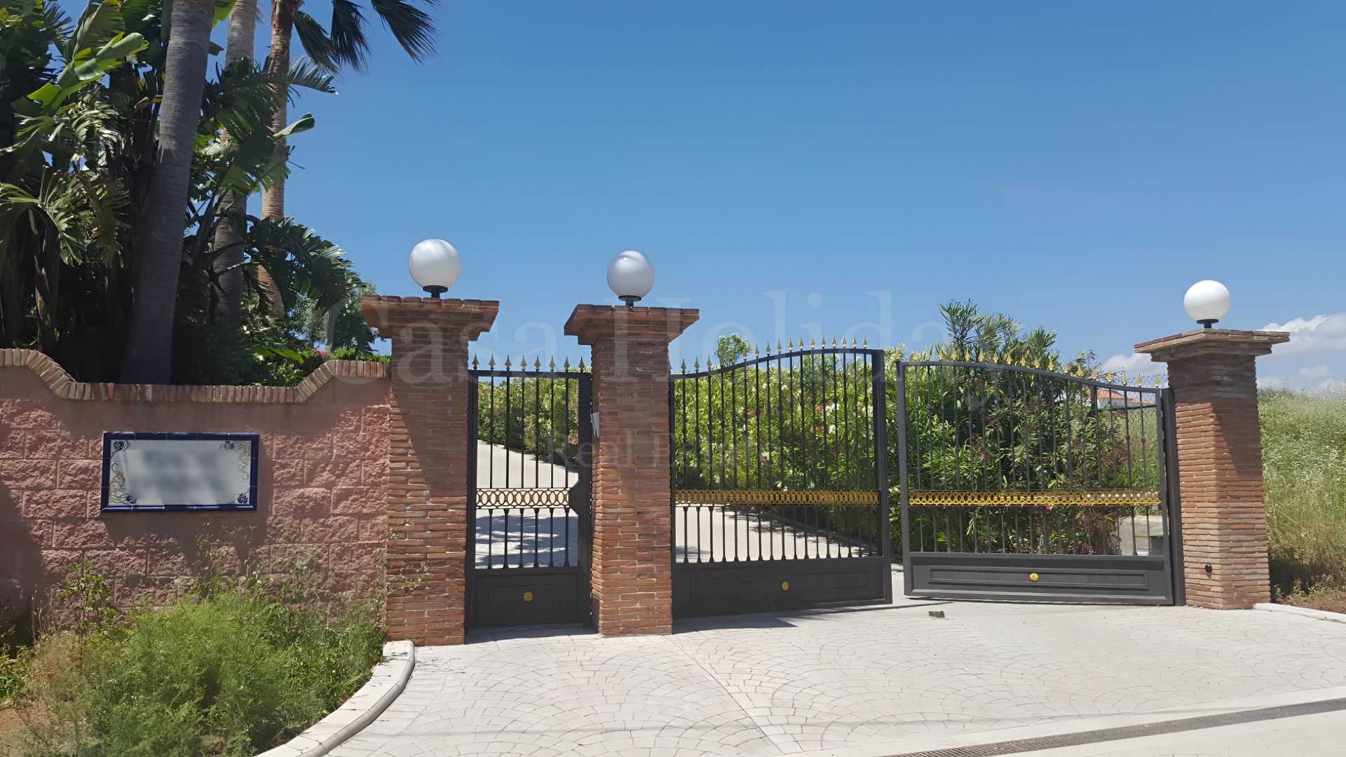 Villa in Estepona East, Estepona