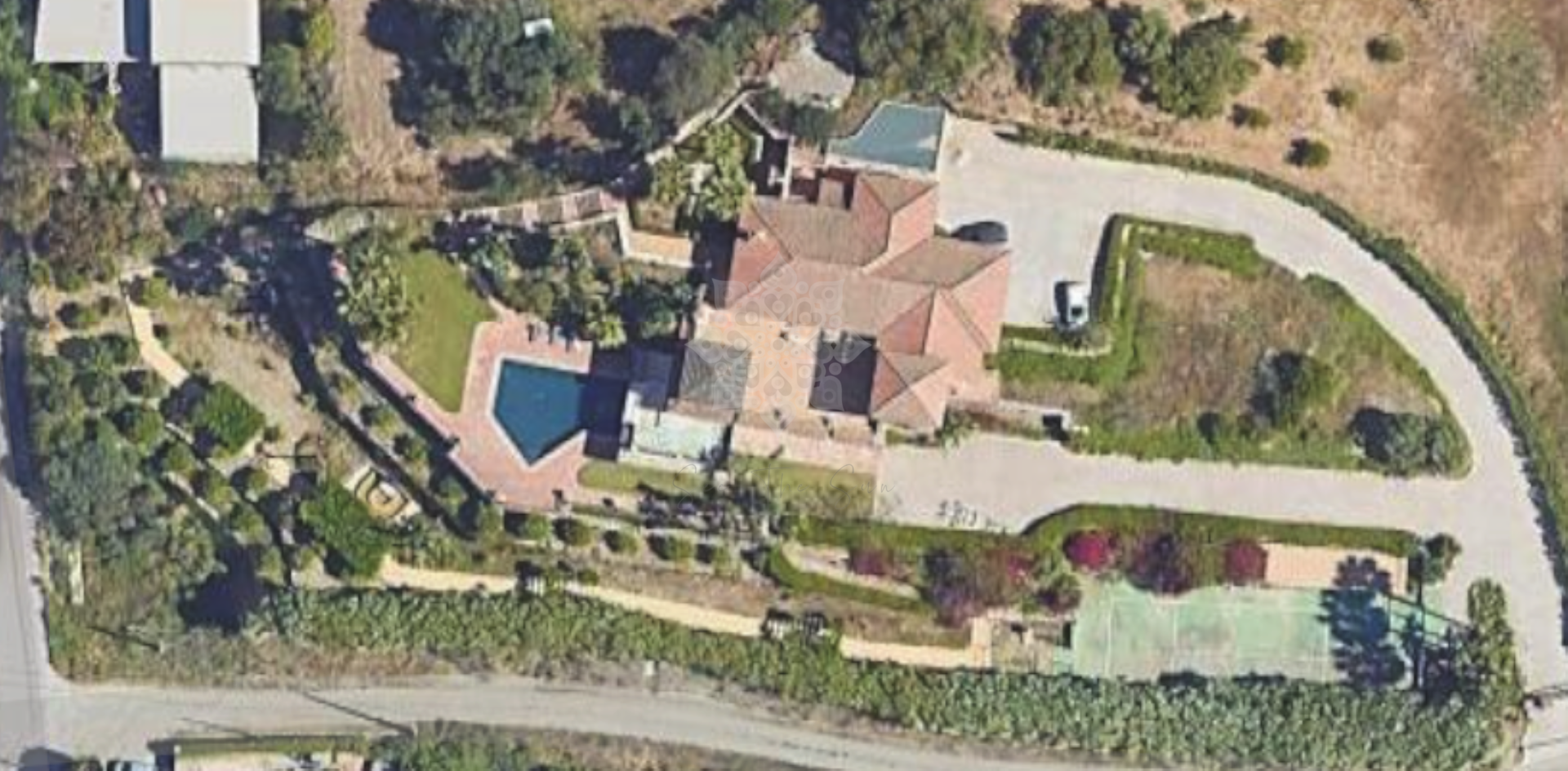 Villa in Estepona East, Estepona