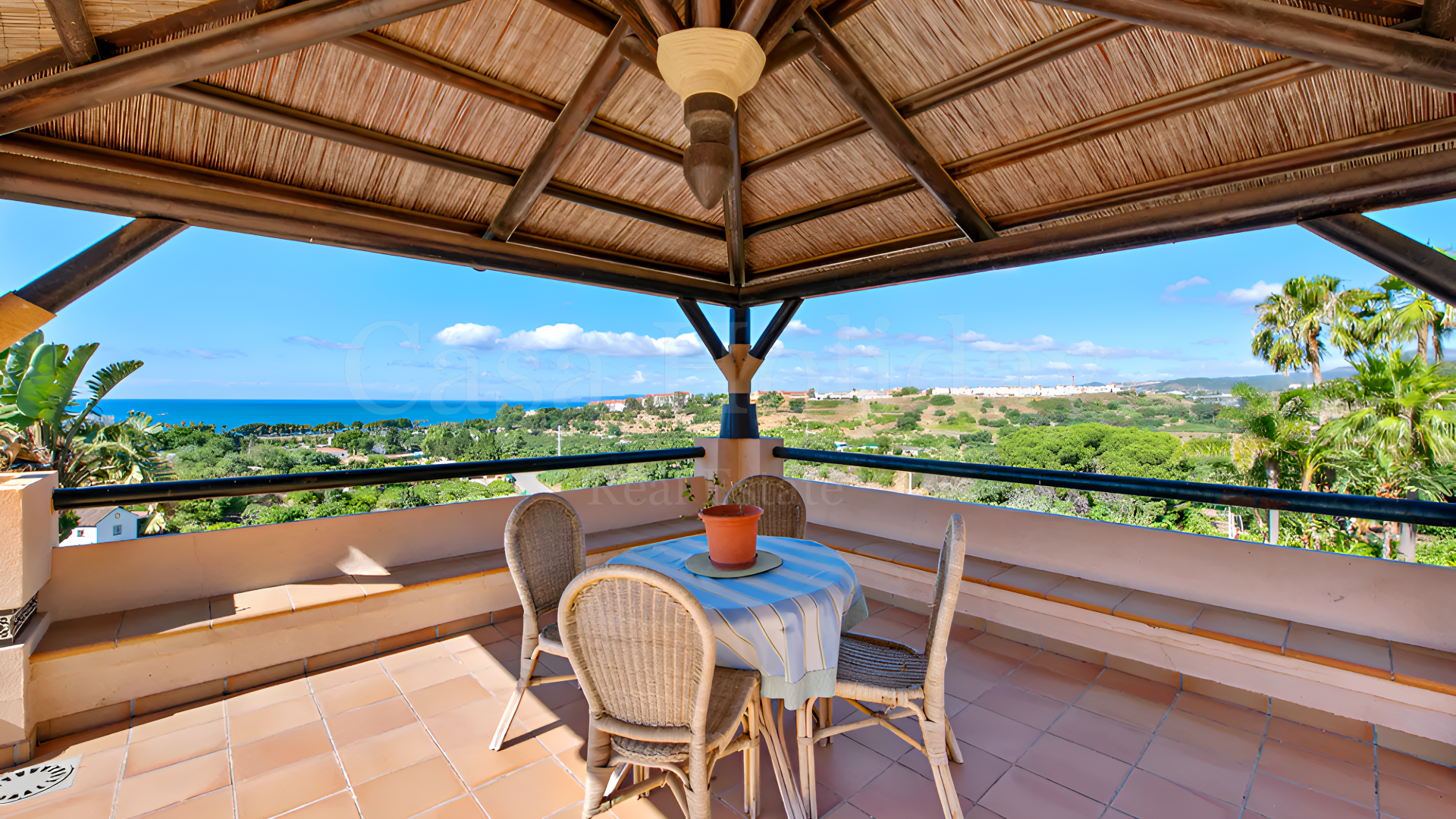 Villa in Estepona East, Estepona