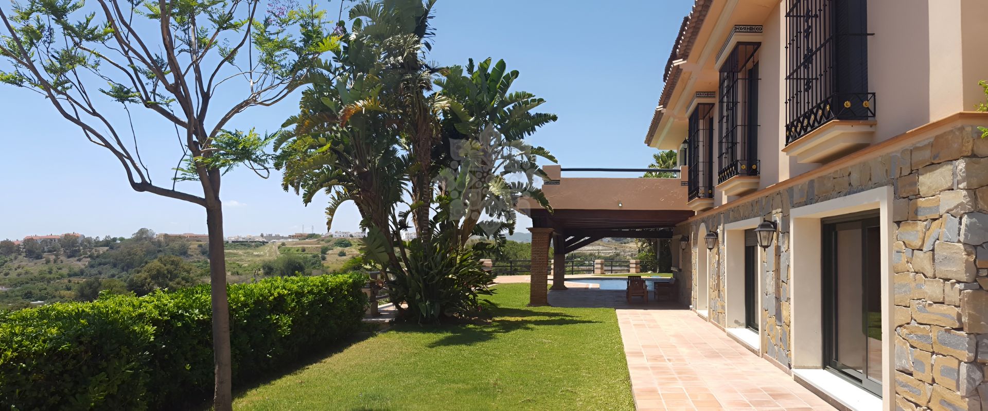 Villa in Estepona East, Estepona