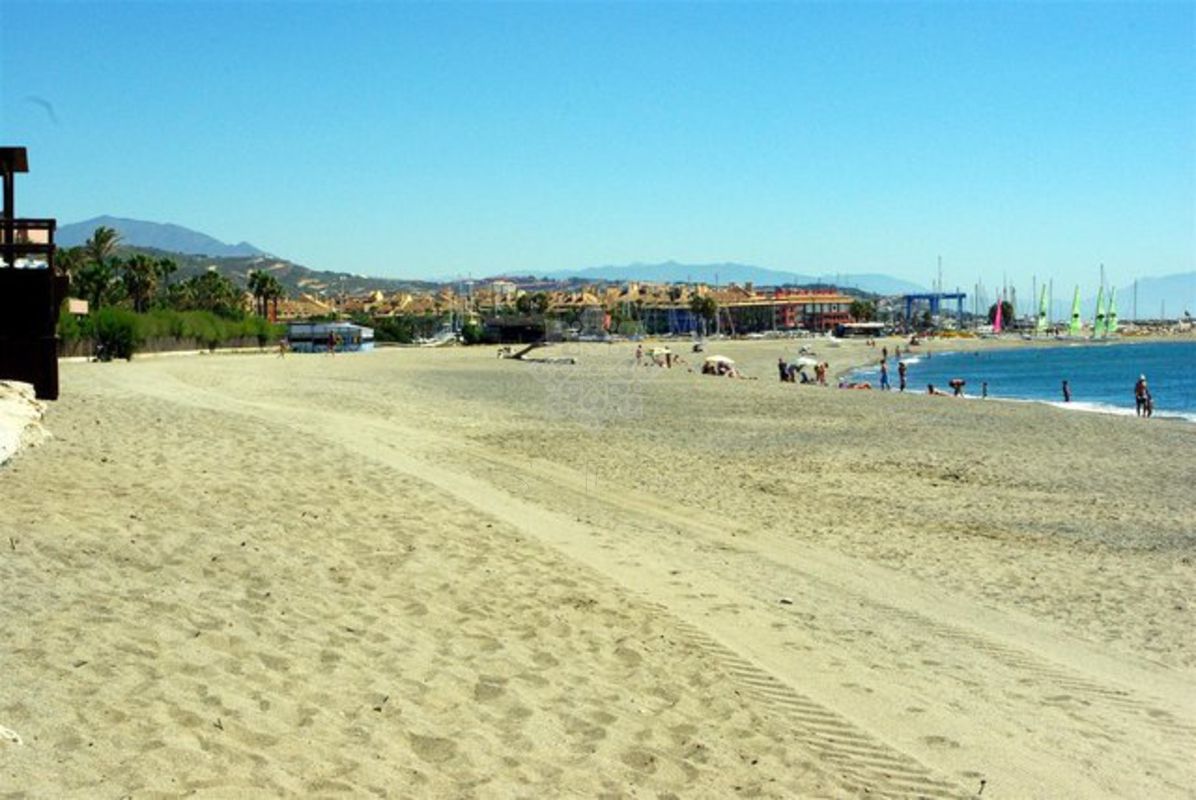 Dom szeregowy w San Roque Club, San Roque