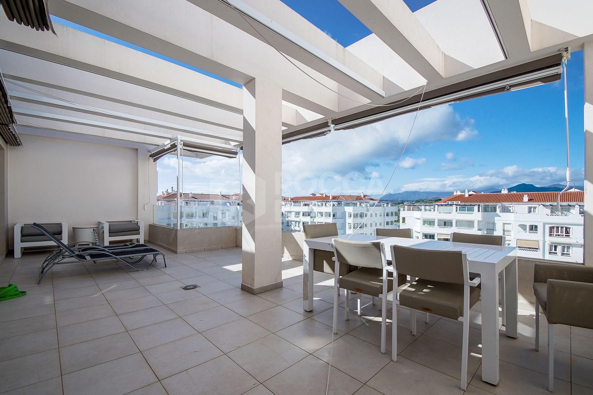 Penthouse for long term rent in La Campana, Nueva Andalucia