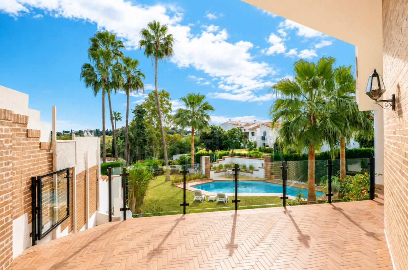 Villa in El Paraiso, Estepona