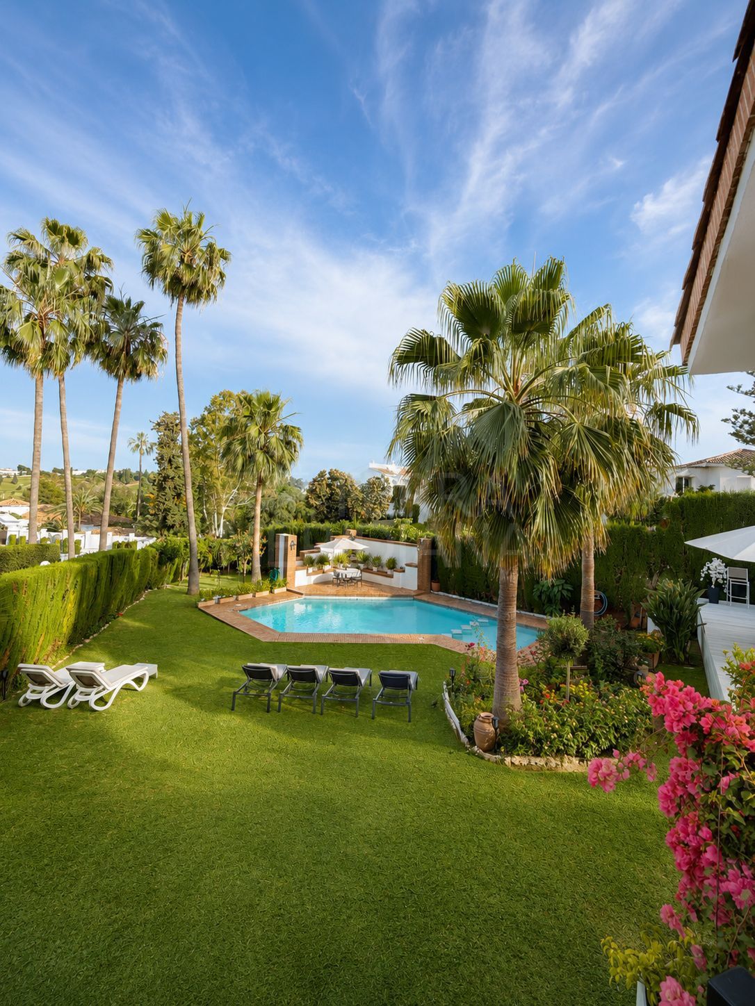 Villa in El Paraiso, Estepona