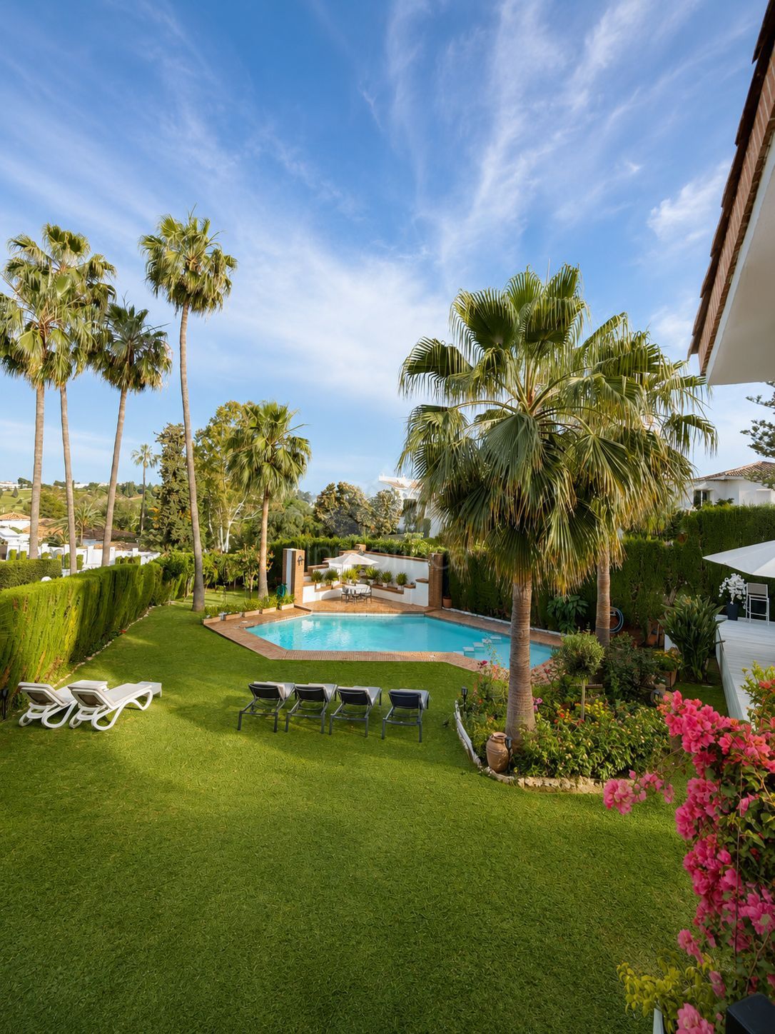 Villa in El Paraiso, Estepona