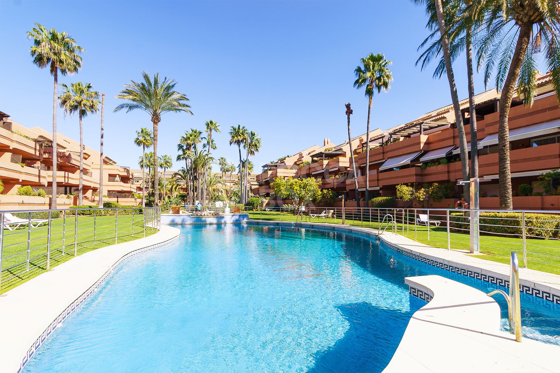 Ground Floor Apartment for Rent in El Embrujo Playa, Marbella