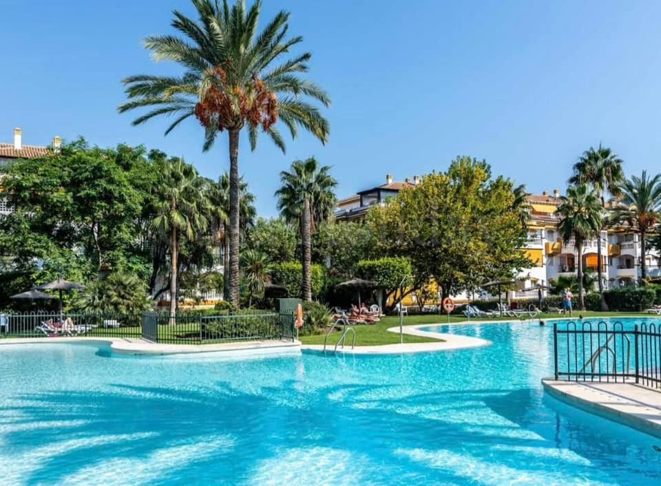 Apartamento Planta Baja en La Dama de Noche, Marbella