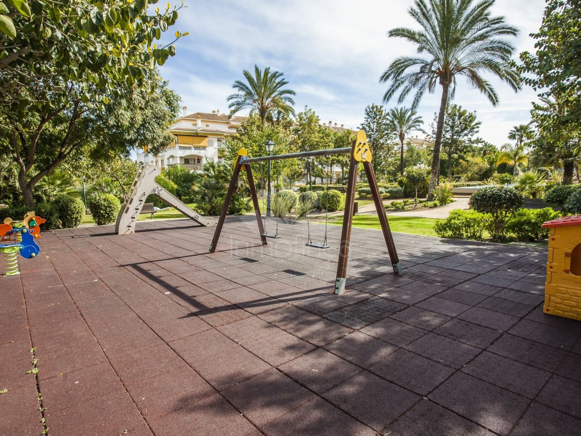 Ground Floor Apartment in La Dama de Noche, Marbella