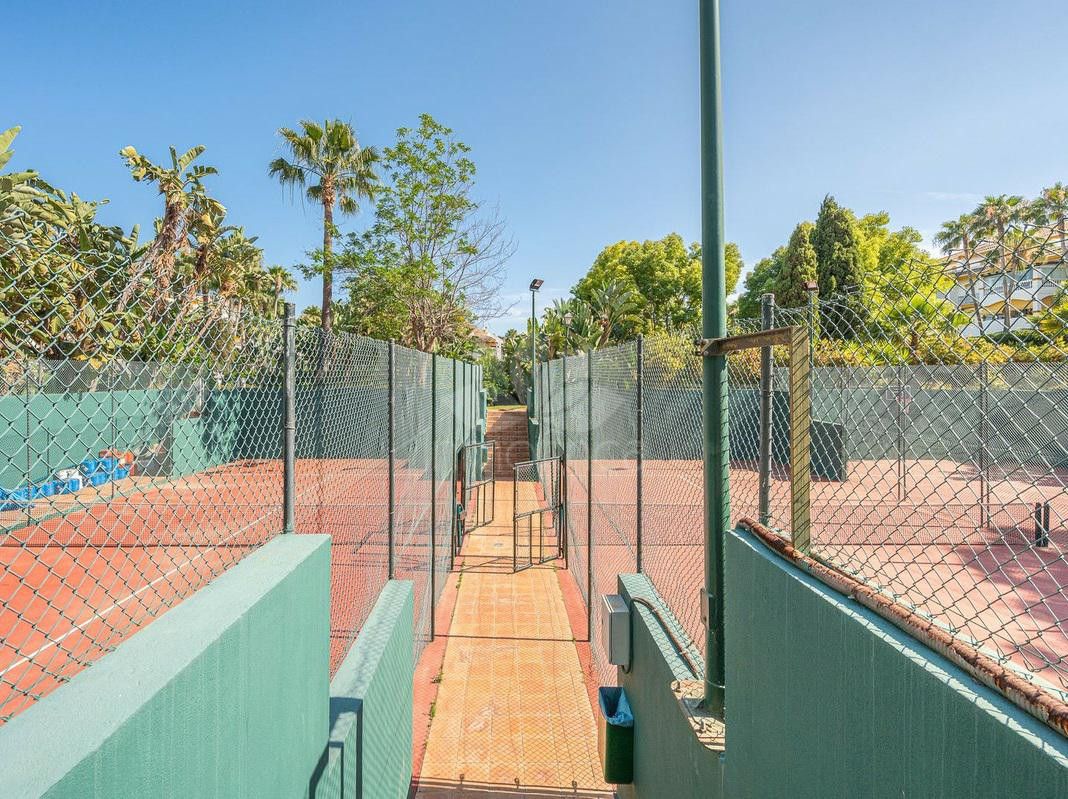 Ground Floor Apartment in La Dama de Noche, Marbella