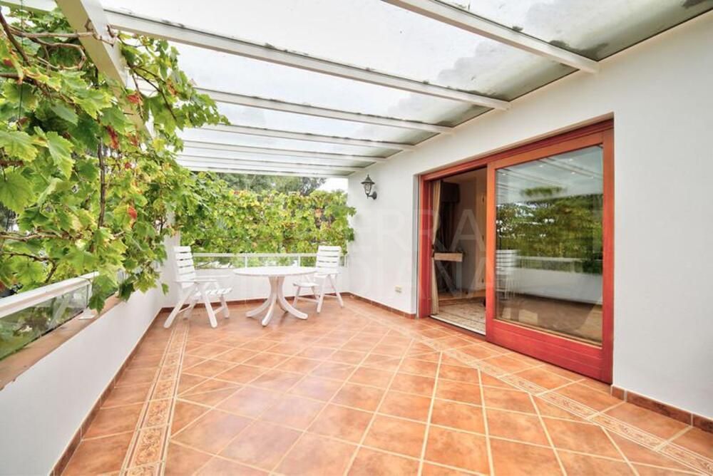 Villa in New Golden Mile, Estepona