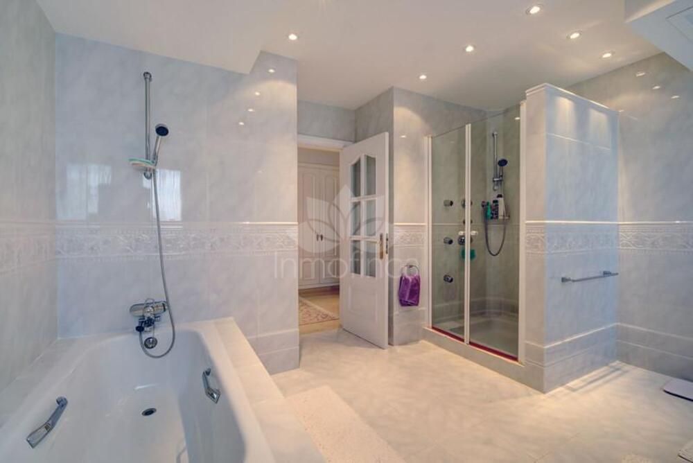 Villa en New Golden Mile, Estepona