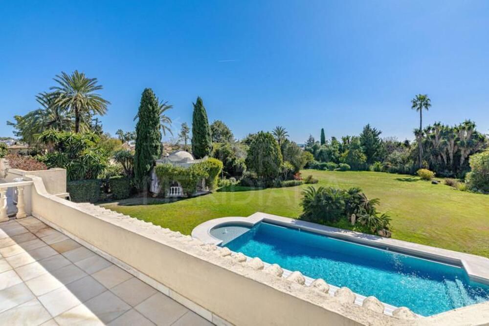 Villa in El Pilar, Estepona