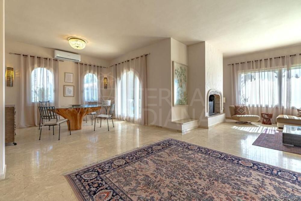 Villa in El Pilar, Estepona