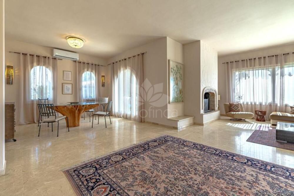 Villa in El Pilar, Estepona