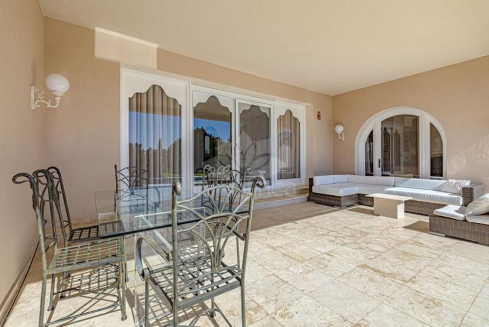 Villa in El Pilar, Estepona