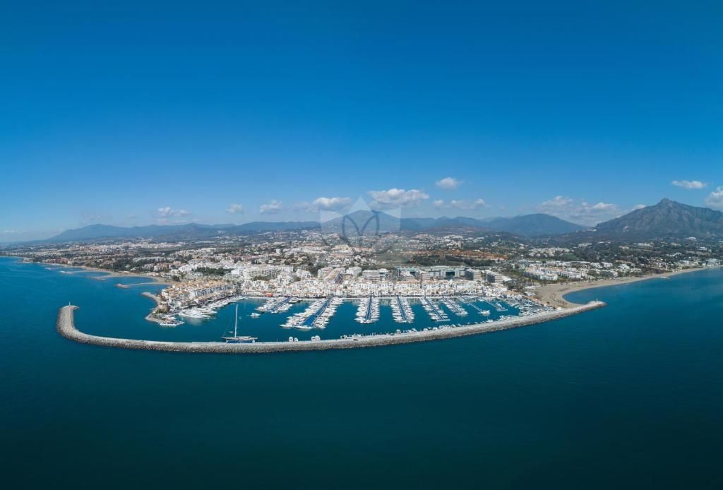 Apartamento en Playas del Duque, Marbella